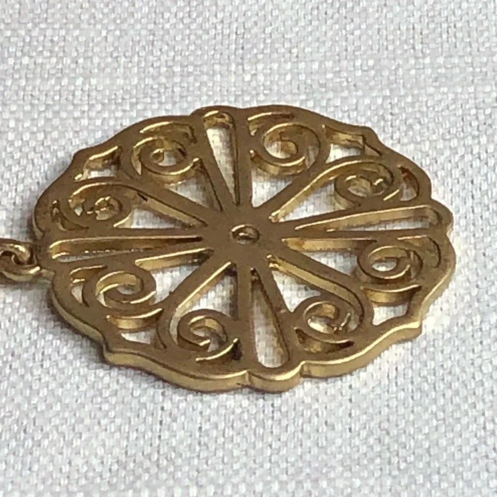 NWOT Carolee Gold-Tone Nostalgic Necklace - Picture 7 of 11